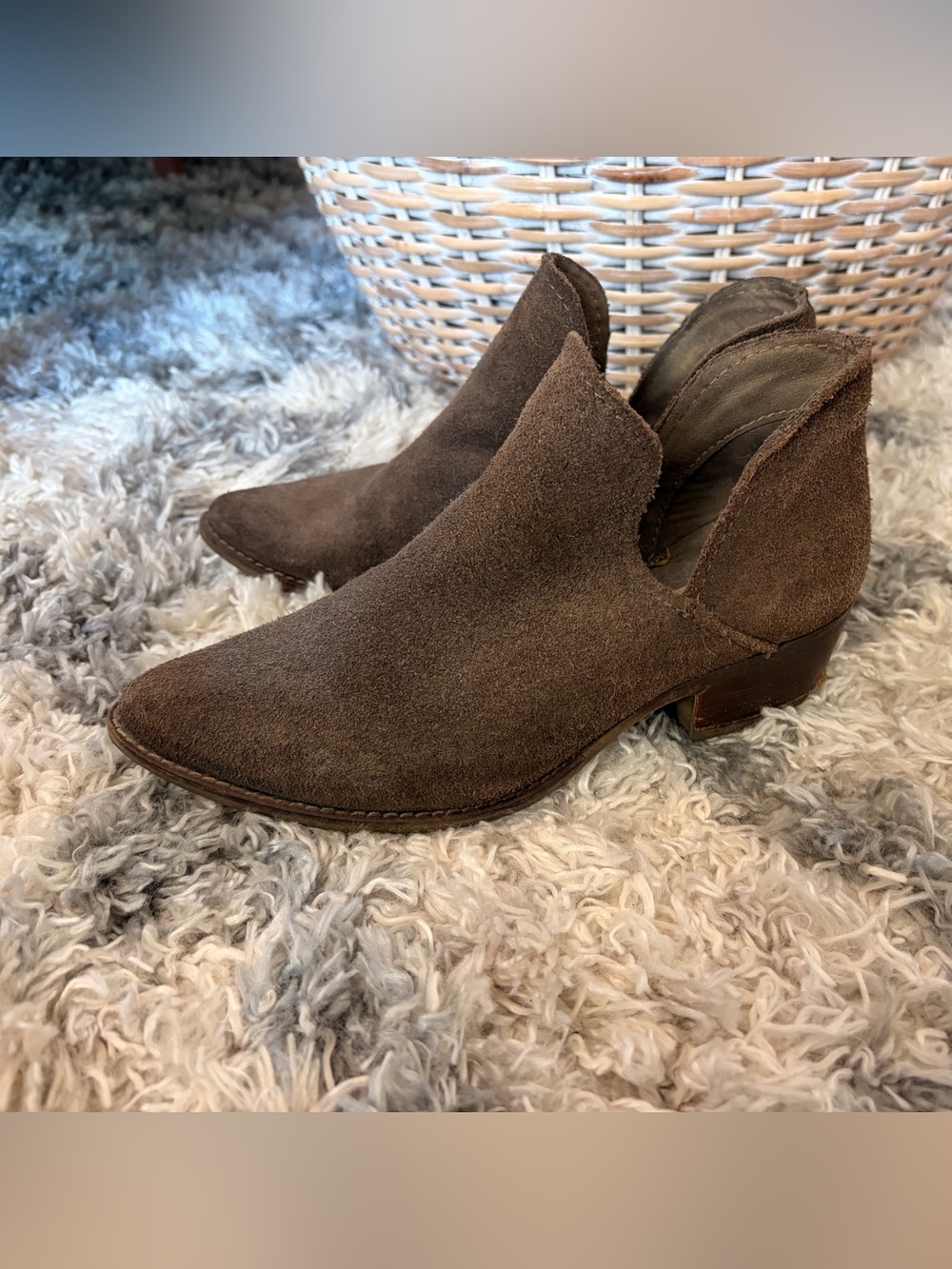 Steve Madden Suede Austin - Picture 2 of 6